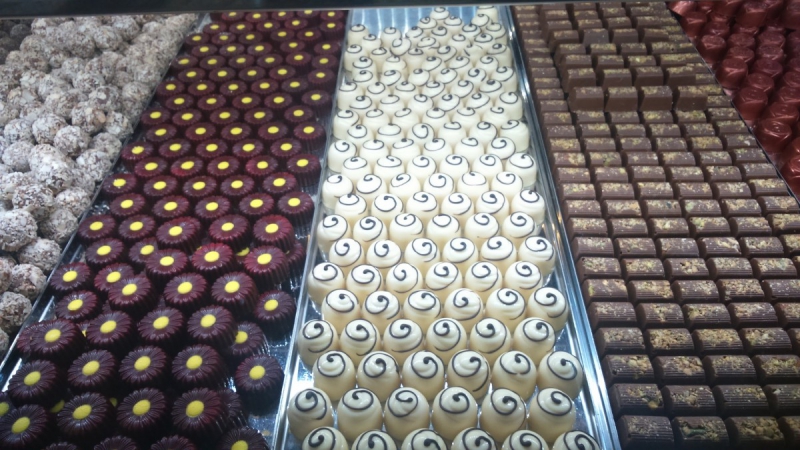 vente-ANDON-min_chocolates_milk_chocolate_white_chocolate_truffles_candy_food_treat_cacao-1213769